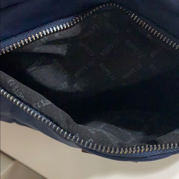 Roots73 Cross Body bag - Picture 7 of 8